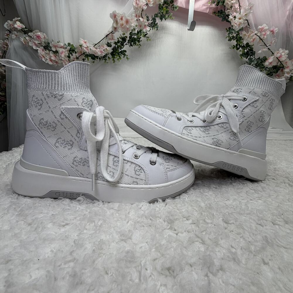 GUESS Women’s 7.5 Hightop Stretch Gwmannen2 All Over Logo‎